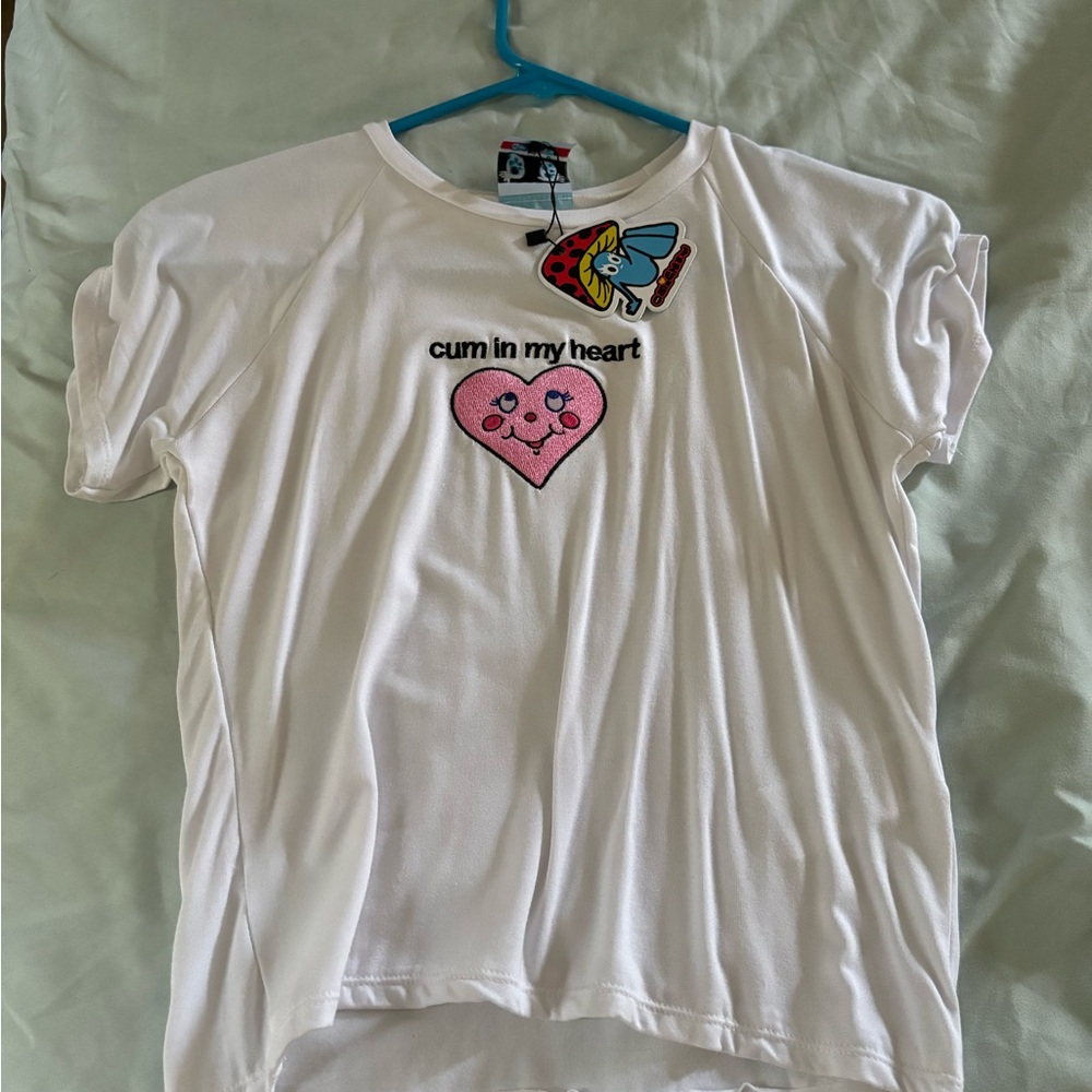 OMIGHTY TEE “let love in” tee 💗 Size M NWT